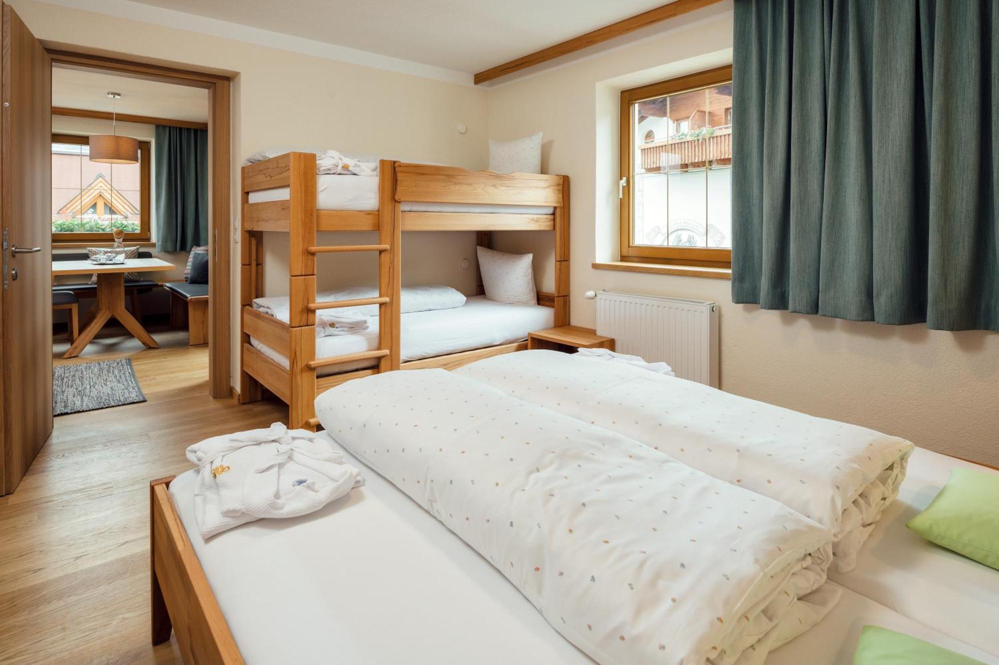 Naturhotel Feriengut Darrehof Серфаус Номер фото