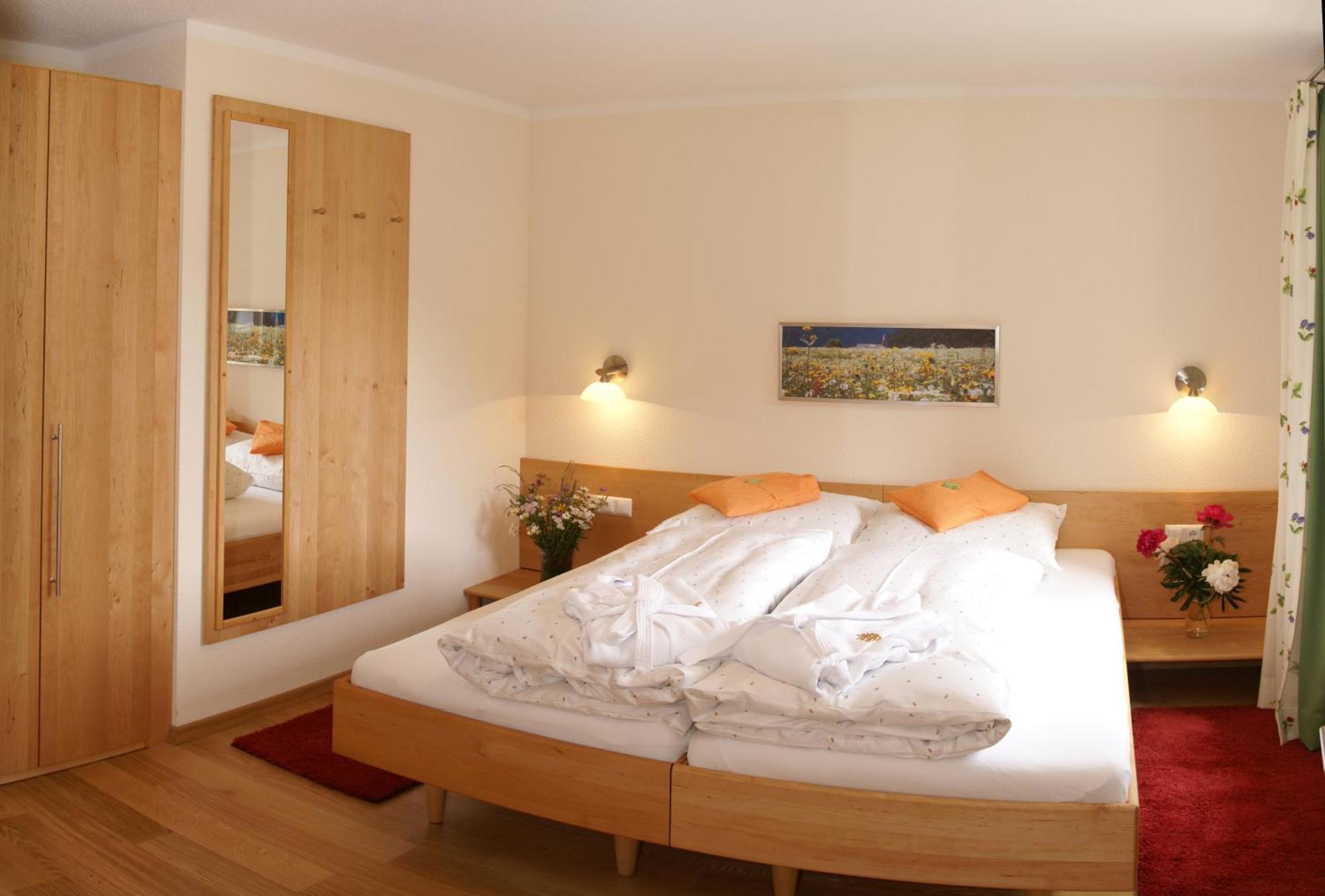 Naturhotel Feriengut Darrehof Серфаус Номер фото