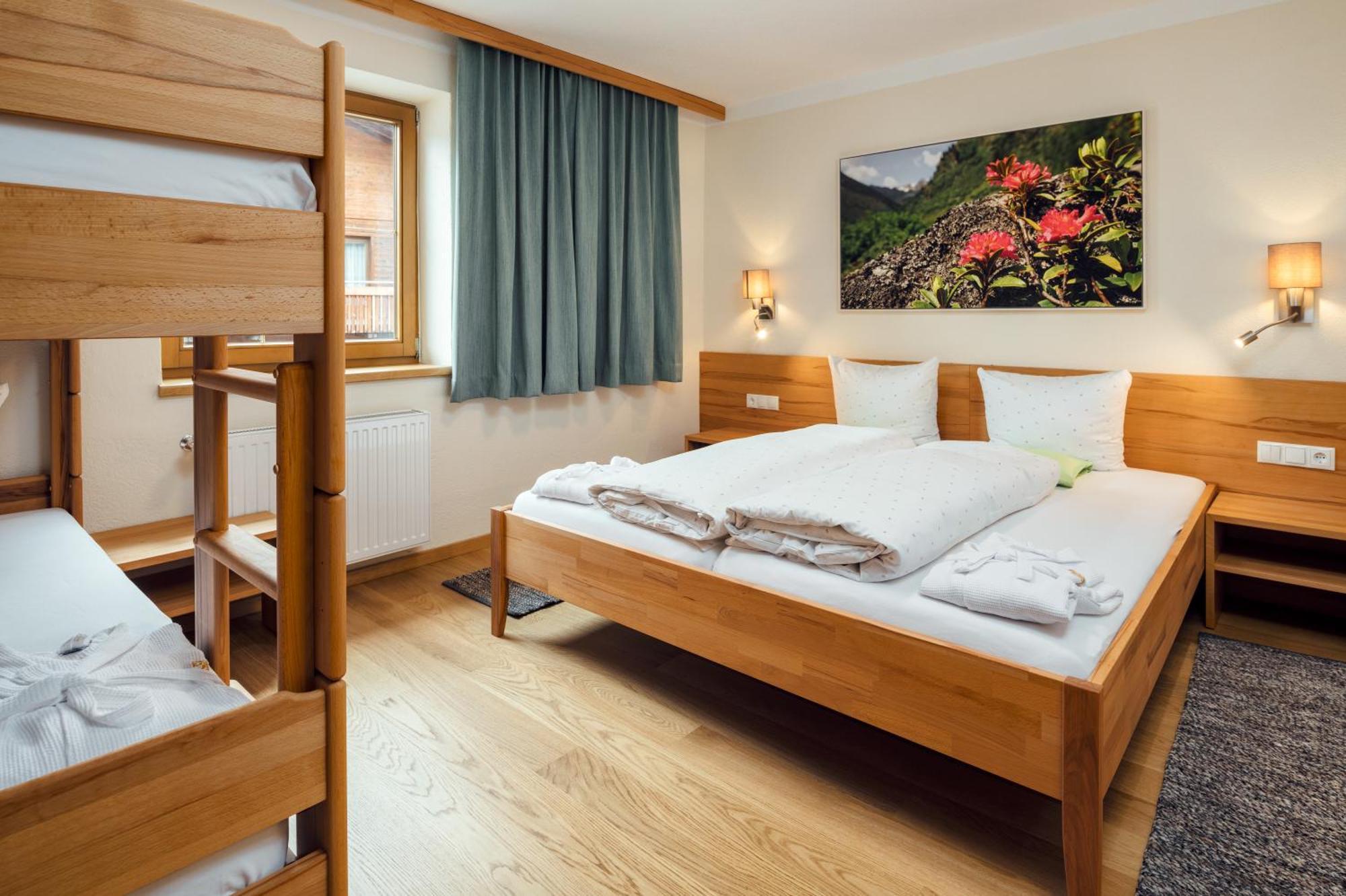 Naturhotel Feriengut Darrehof Серфаус Номер фото