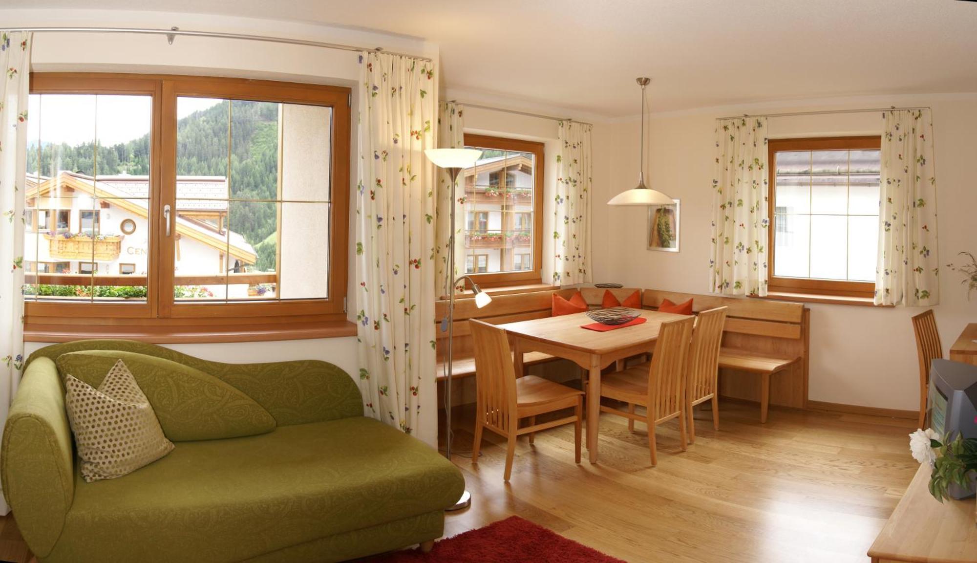 Naturhotel Feriengut Darrehof Серфаус Номер фото
