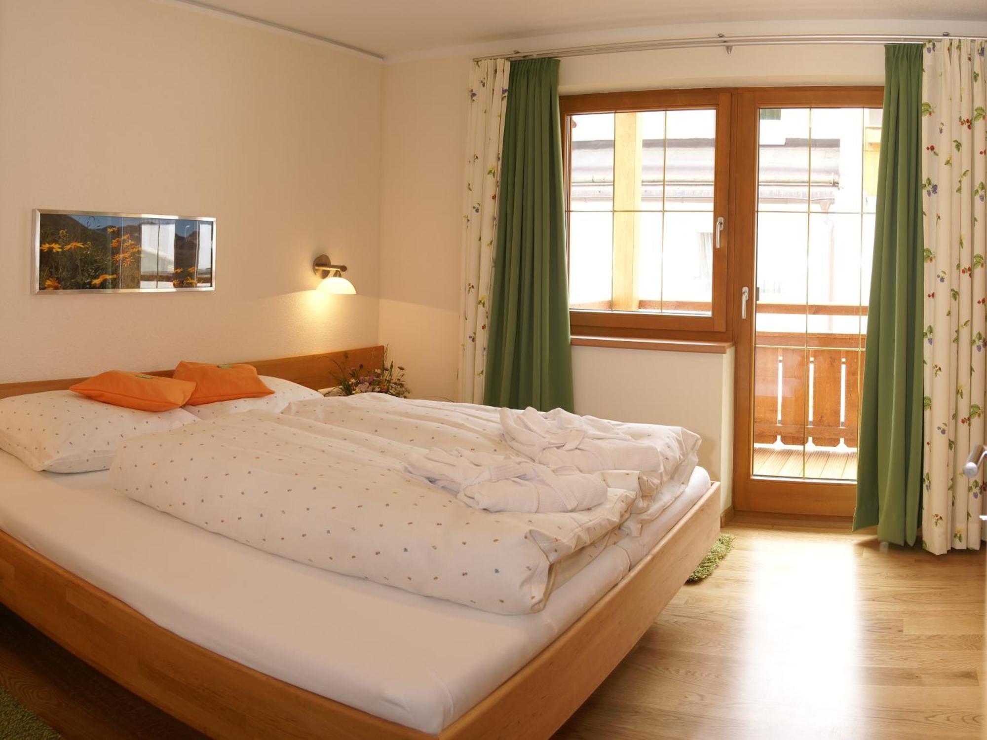 Naturhotel Feriengut Darrehof Серфаус Номер фото