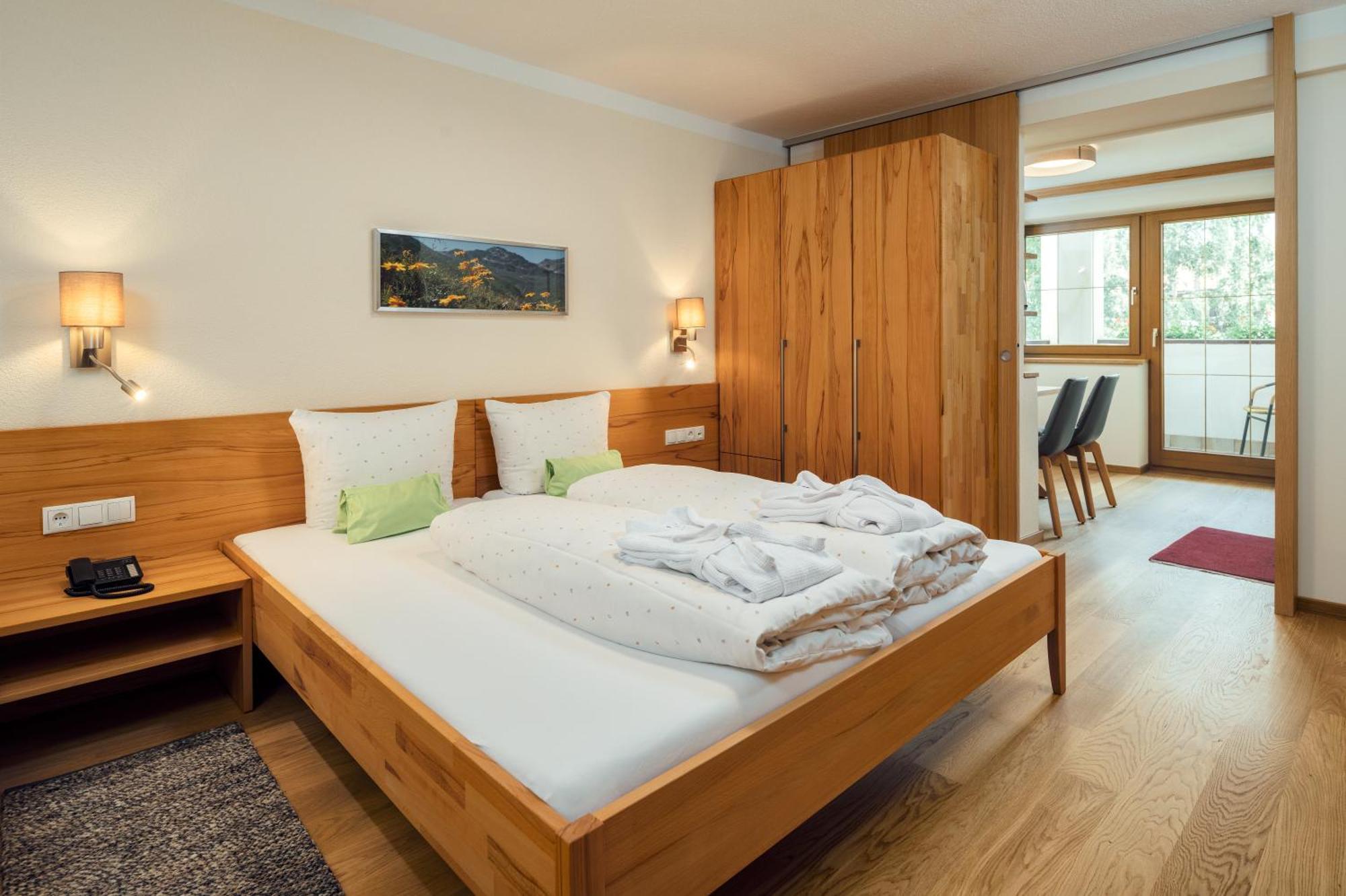 Naturhotel Feriengut Darrehof Серфаус Номер фото